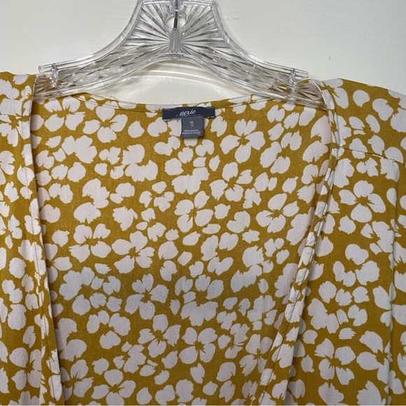 Aerie yellow floral wrap dress - Picture 4 of 5